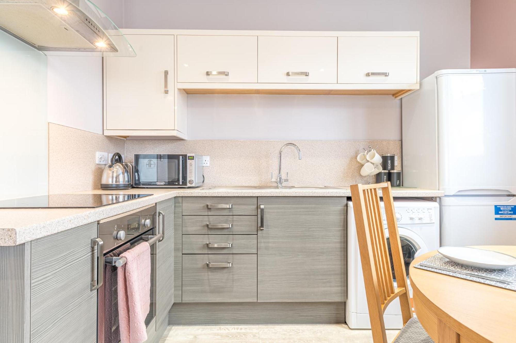 Abbey Apartments Modern Aparthotel For Tourists & Professionals Barrow-in-Furness Bagian luar foto