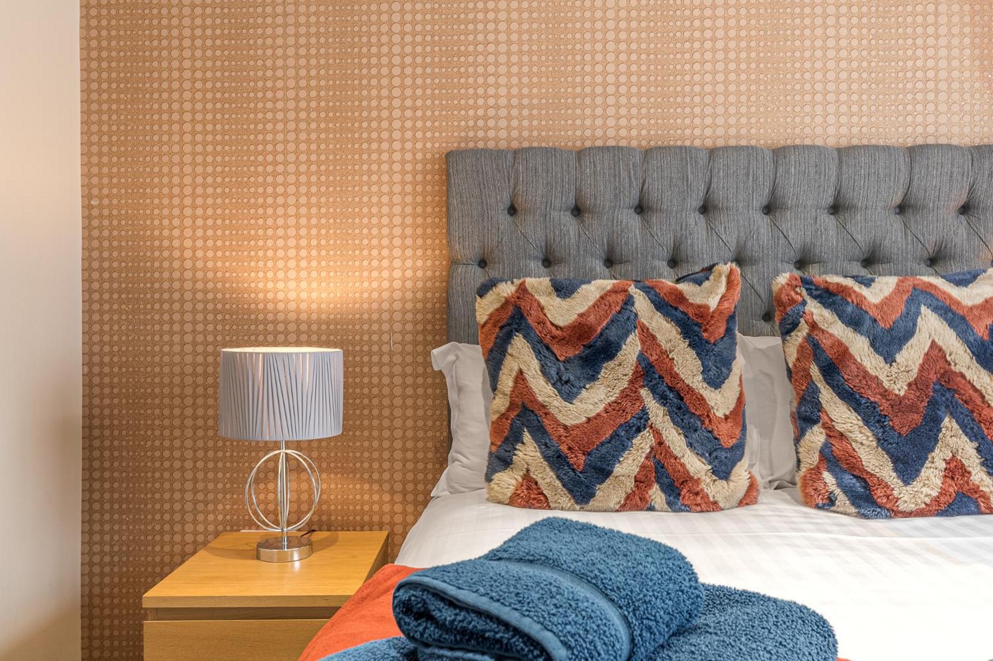 Abbey Apartments Modern Aparthotel For Tourists & Professionals Barrow-in-Furness Ruang foto